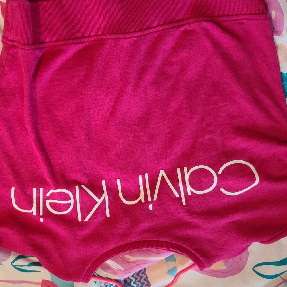 Long sleeve Calvin Klein sweatshirt